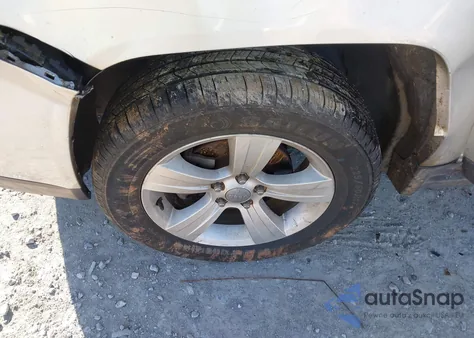 2014 Jeep Compass Sport из США, поврежденный, VIN 1C4NJDBB0ED570038